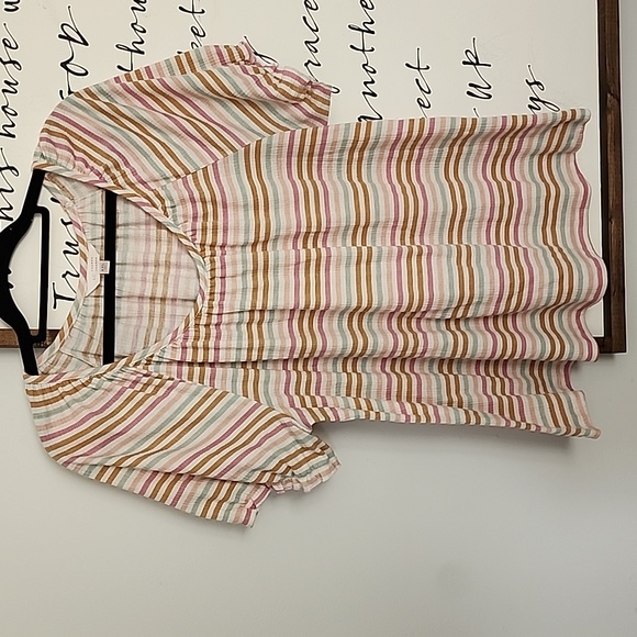 LC Lauren Conrad Tops - Cute Striped top